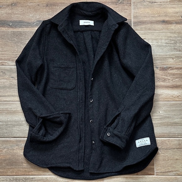 Anián Tops - Anian Women's Black Button Down Shirt